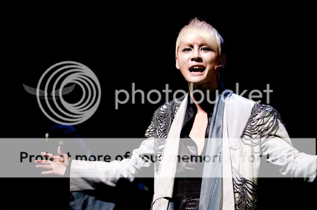 FOTOS "Musical ELISABETH - Junsu (11/04/2012) parte 2 4_11_2_2_ppasuna