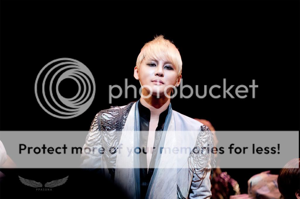 FOTOS "Musical ELISABETH - Junsu (11/04/2012) parte 2 4_11_7_17_ppasuna