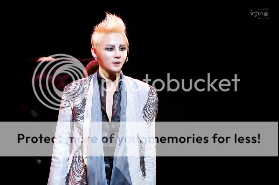 FOTOS "Musical ELISABETH - Junsu (18/04/2012) 4_18_8_12