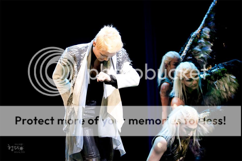 FOTOS "Musical ELISABETH - Junsu (18/04/2012) 4_18_8_15