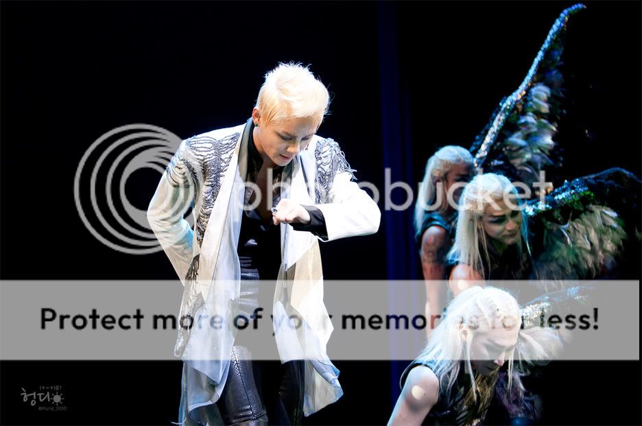 FOTOS "Musical ELISABETH - Junsu (18/04/2012) 4_18_8_16