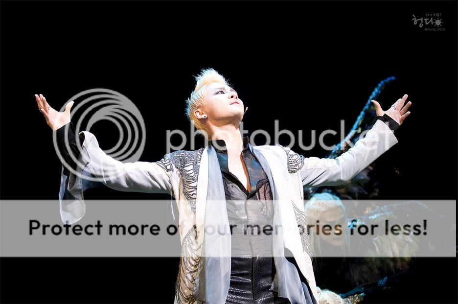 FOTOS "Musical ELISABETH - Junsu (18/04/2012) 4_18_8_17