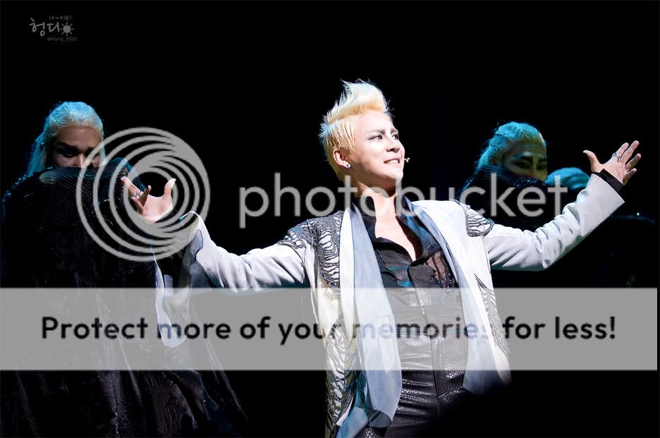 FOTOS "Musical ELISABETH - Junsu (18/04/2012) 4_18_8_19