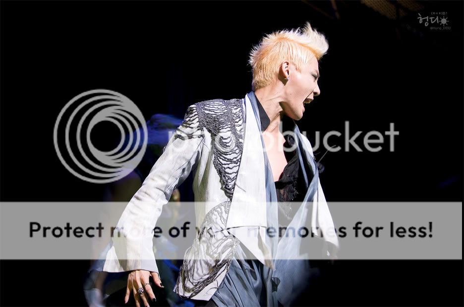 FOTOS "Musical ELISABETH - Junsu (18/04/2012) 4_18_8_25