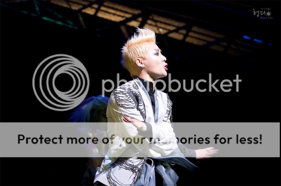 FOTOS "Musical ELISABETH - Junsu (18/04/2012) 4_18_8_26