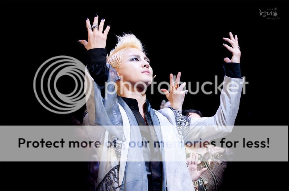 FOTOS "Musical ELISABETH - Junsu (18/04/2012) 4_18_8_9