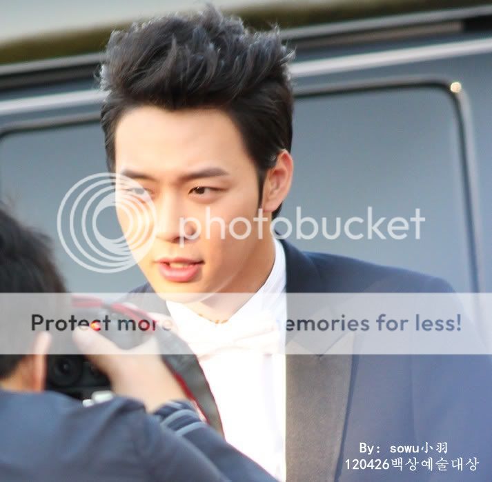 FOTOS "48th BaekSang Arts Awards" - Yoochun (26/04/2012) parte 4 4b99740f738da977d88b1788b051f8198718e387