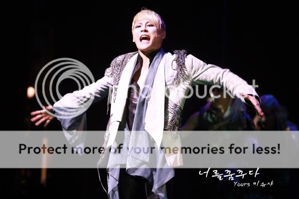 FOTOS "Musical ELISABETH - Junsu (11/04/2012) parte 3 559507380