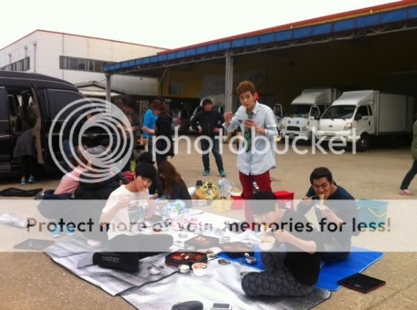 FOTOS "Actualización en el Twitter de Lee Minho" - Staff de Rooftop Prince (18/04/2012) 562896667