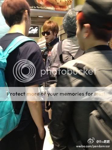 FOTOS "Aeropuerto de Taiwan" - TVXQ (27/04/2012) parte 2 568271988