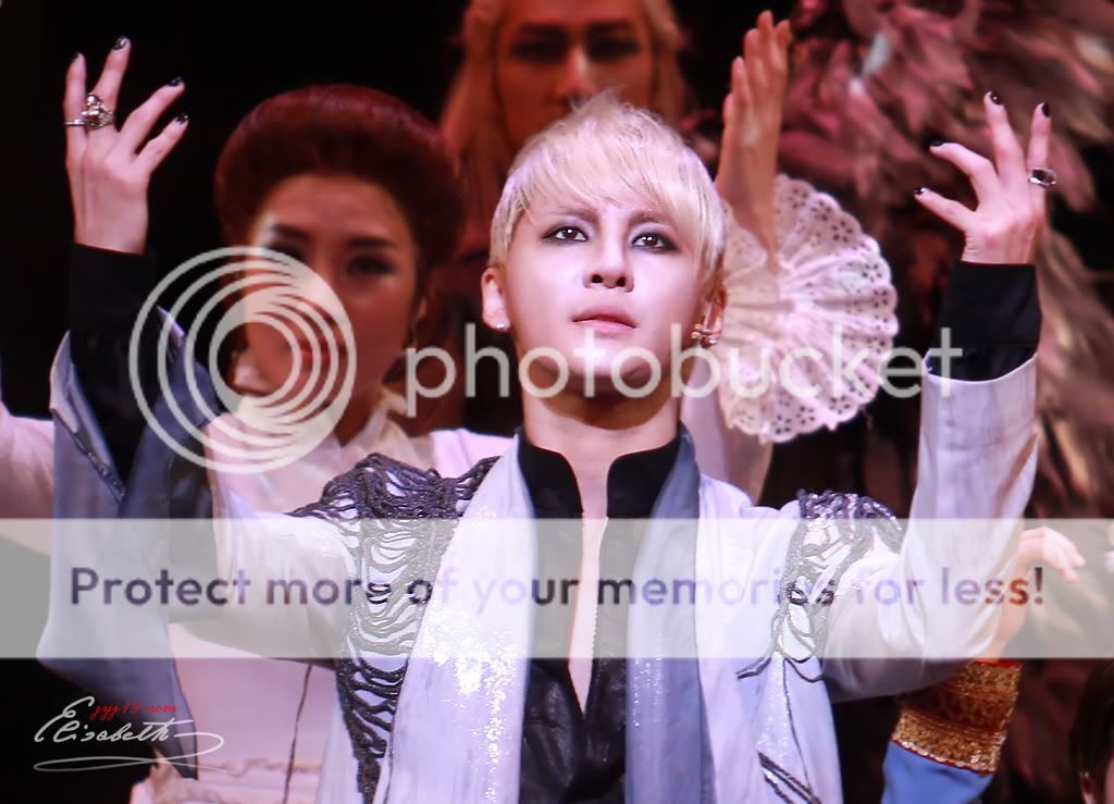 FOTOS "Musical ELISABETH - Junsu (11/04/2012) parte 2 5_