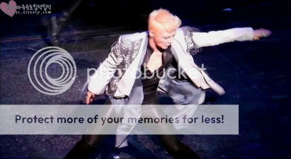 FOTOS "Musical ELISABETH" - Junsu (22/02/2012) 5abc4be615ce36d33df859923af33a87e850b1ae