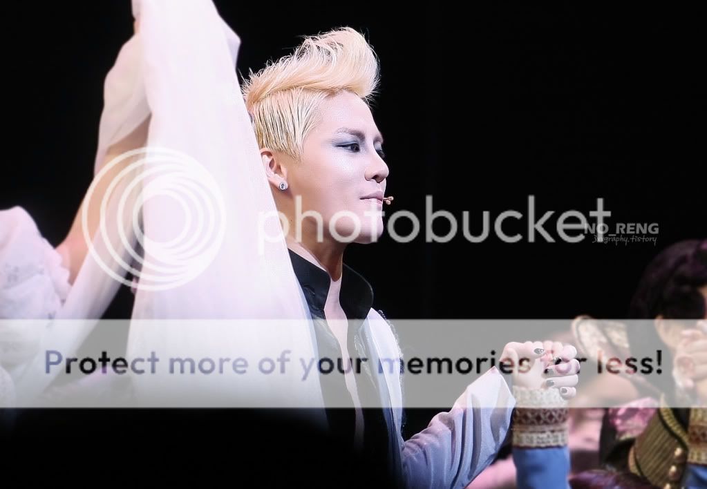 FOTOS "Musical ELISABETH" - Junsu (22/02/2012) 622ee0dcf703918f1db7e768513d269758eec4c0