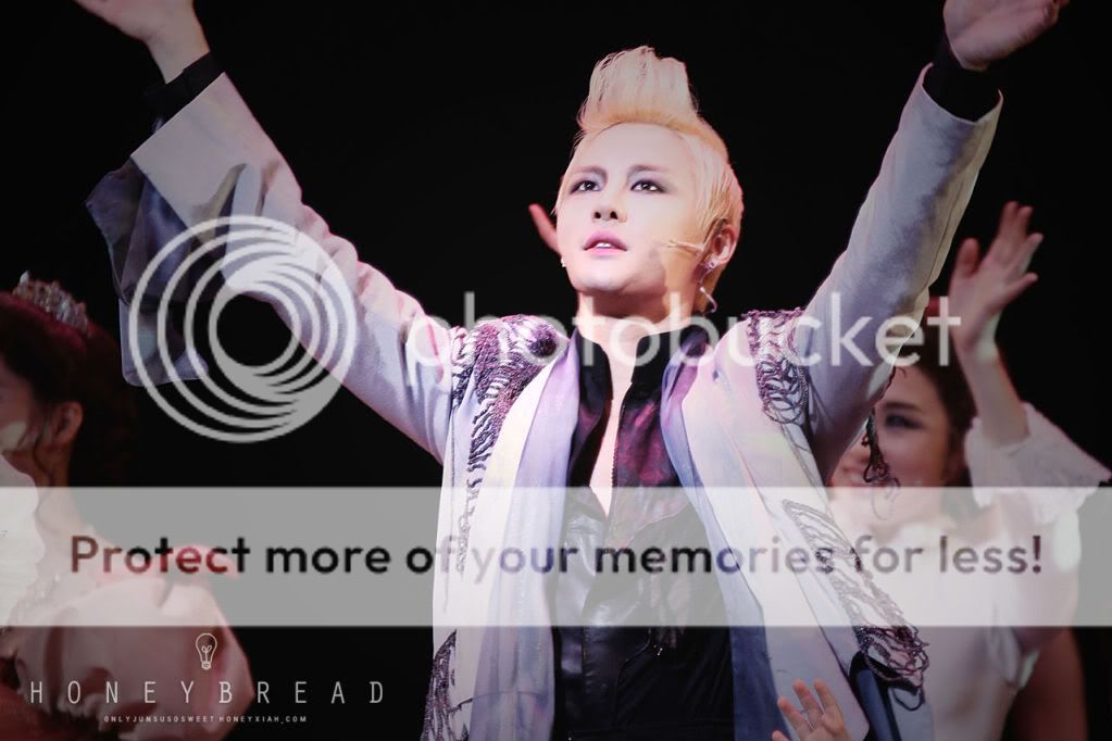 FOTOS "Musical ELISABETH" - Junsu (22/02/2012) 64318edb912397dd5bcd42a65982b2b7d1a287f6