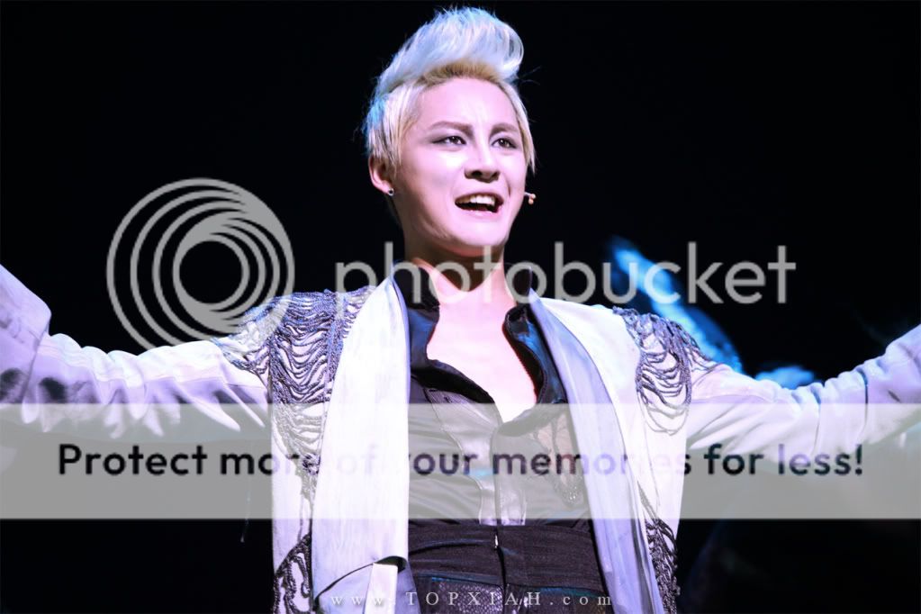 FOTOS "Musical ELISABETH - Junsu (11/04/2012) parte 3 66cd3e99gw1drx1v65mf4j