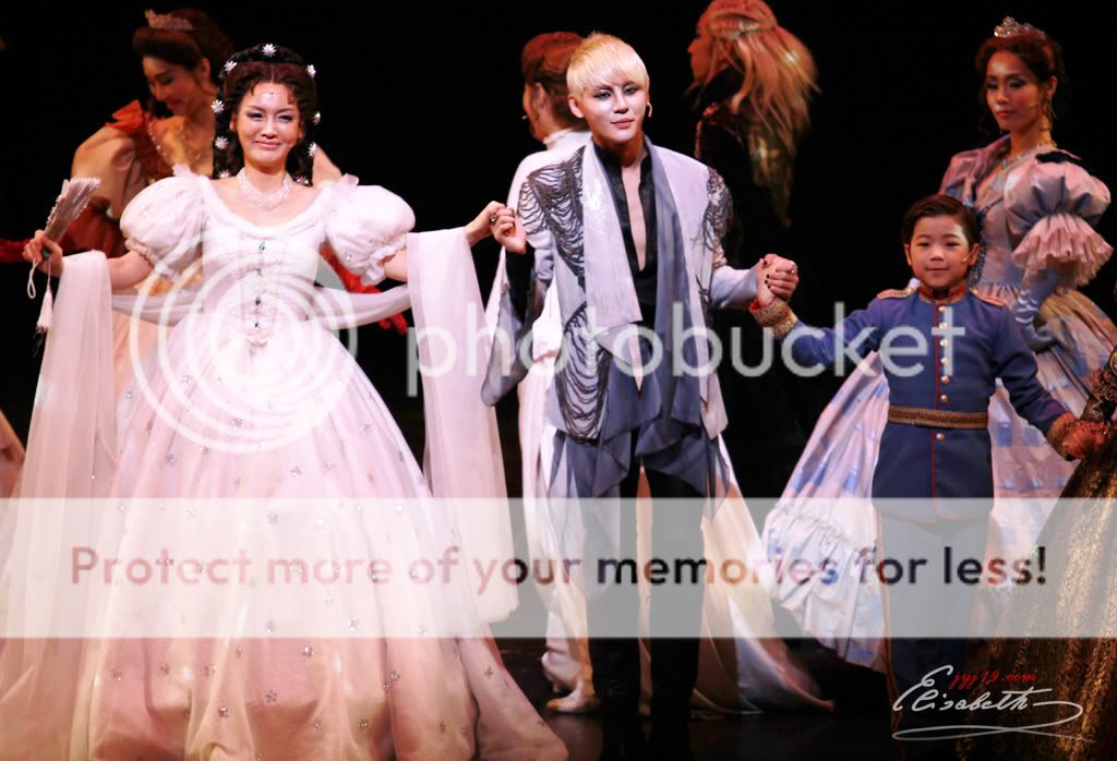 FOTOS "Musical ELISABETH - Junsu (11/04/2012) parte 2 6_