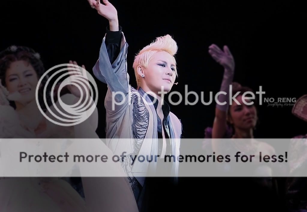 FOTOS "Musical ELISABETH" - Junsu (22/02/2012) 73078effd7ca7bcbdb1a1d8dbe096b63f724a8c1