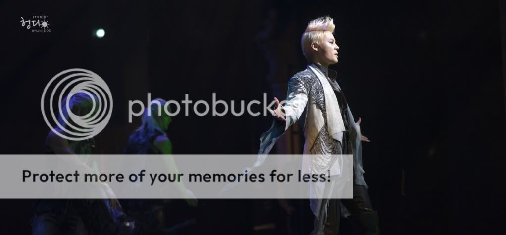 FOTOS "Musical ELISABETH - Junsu (18/04/2012) 7e37e505c93d70cf373eaeaff8dcd100bba12b64