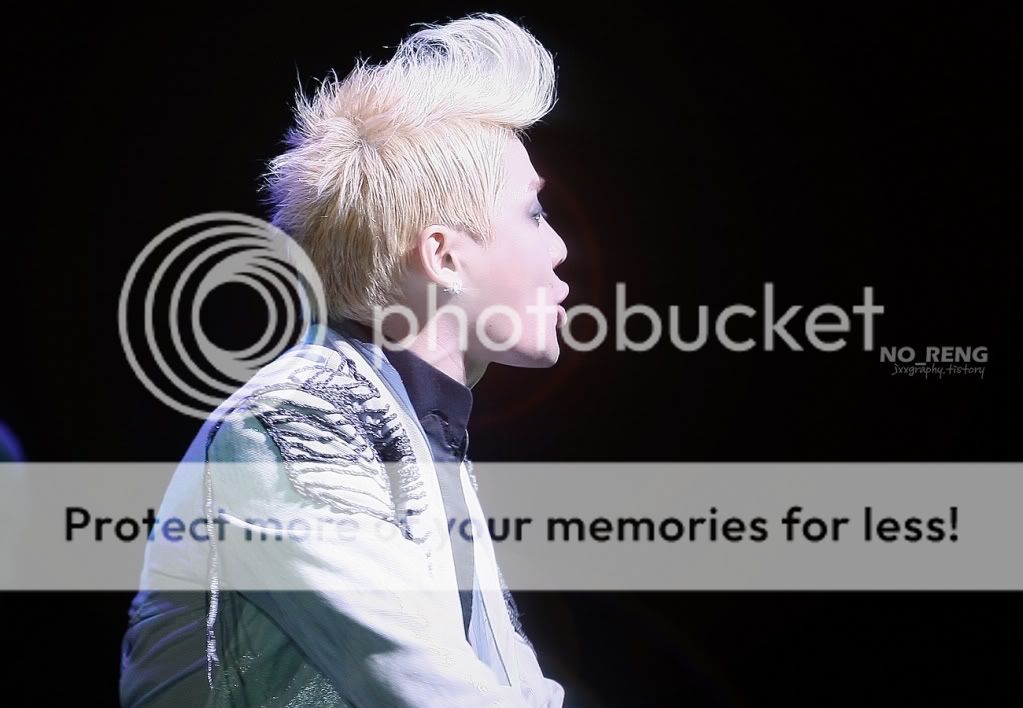 FOTOS "Musical ELISABETH" - Junsu (22/02/2012) 8778e2dbjw1ds8uchzkjaj