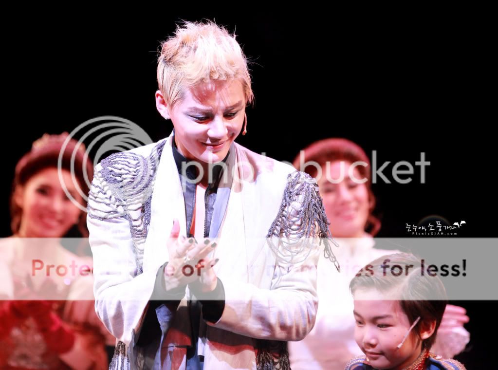 FOTOS "Musical ELISABETH" - Junsu (15/04/2012) 8778e2dbtw1ds0qgy1c6nj