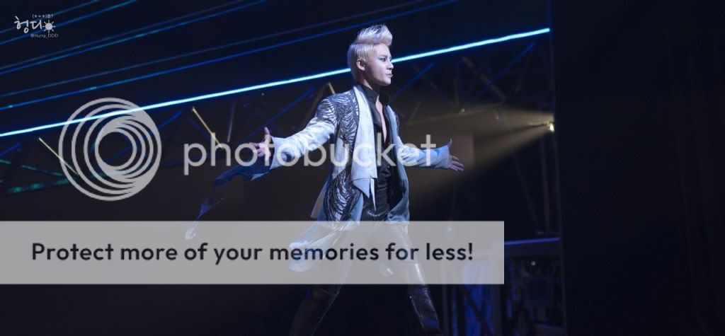 FOTOS "Musical ELISABETH - Junsu (18/04/2012) 93515305b3de9c8225bdfd2d6c81800a18d84349