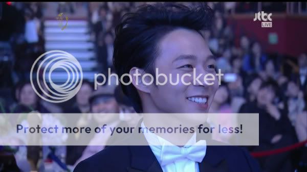 FOTOS "48th BaekSang Arts Awards" - Yoochun (26/04/2012) 9dxj97