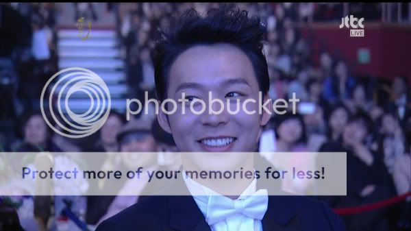 FOTOS "48th BaekSang Arts Awards" - Yoochun (26/04/2012) 9dxjgi