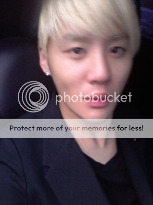 FOTOS "Actualización en el Twitter de Junsu" (13/04/2012) AqWgxSUCEAIPenW