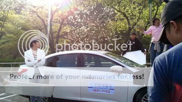 FOTO "Yoochun grabando 'Rooftop Prince' (29/04/2012) AroE4Q2CMAEYxrk