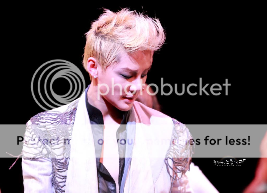 FOTOS "Musical ELISABETH" - Junsu (15/04/2012) C8e397c236d3d539a02df8623a87e950352ab010