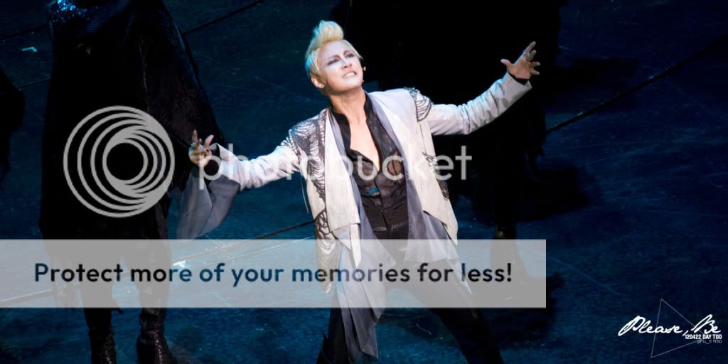 FOTOS "Musical ELISABETH" - Junsu (22/02/2012) Cb8065380cd79123e8e94ad6ad345982b2b78003