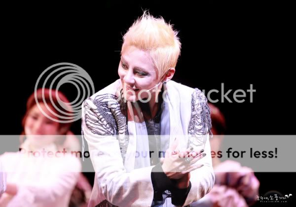 FOTOS "Musical ELISABETH - Junsu (18/04/2012) Eli6