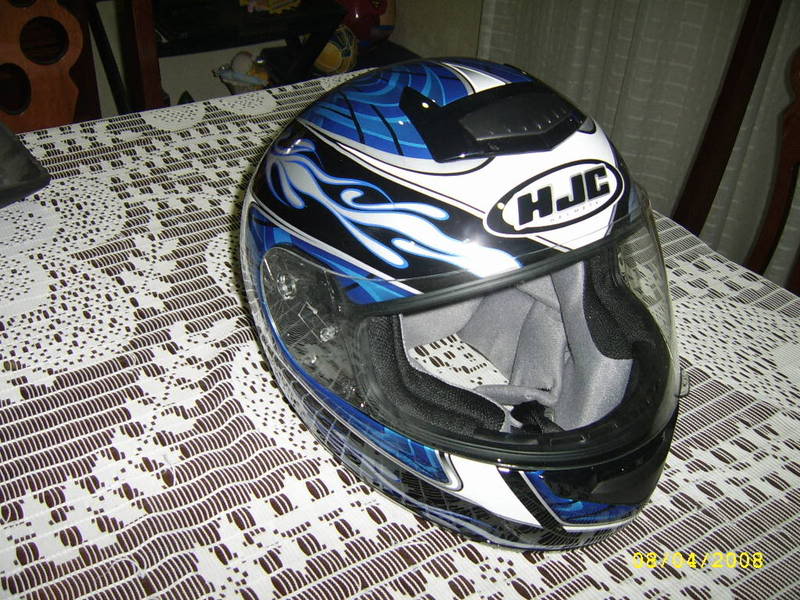 ESTRENANDO CASCO Y CAHQUETA SSA40676