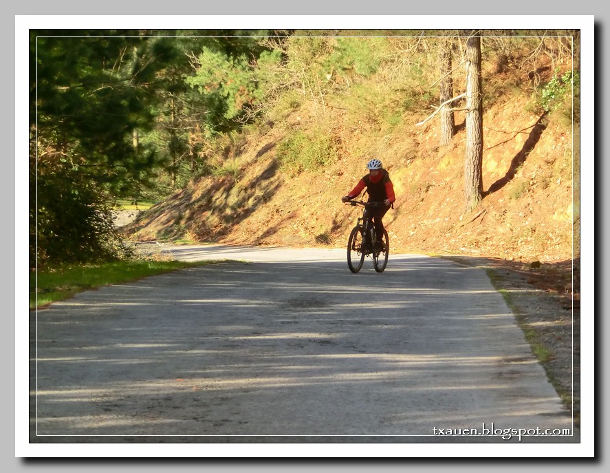 Btt por la Sierra de Arrola, 02-02-14 CIMG7428_zps2928f3e4