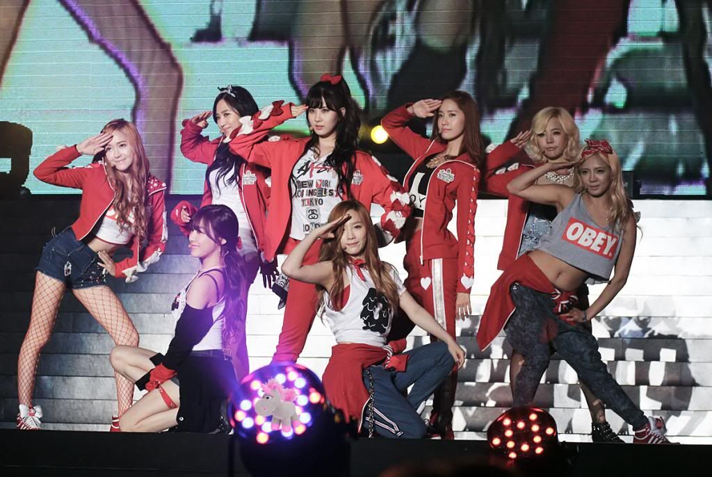   [FANCAMS + PICS] 130526 SNSD @ 2013 Happy 4 Kpop Concert in Taiwan Fancams 01_zpsbd87af09