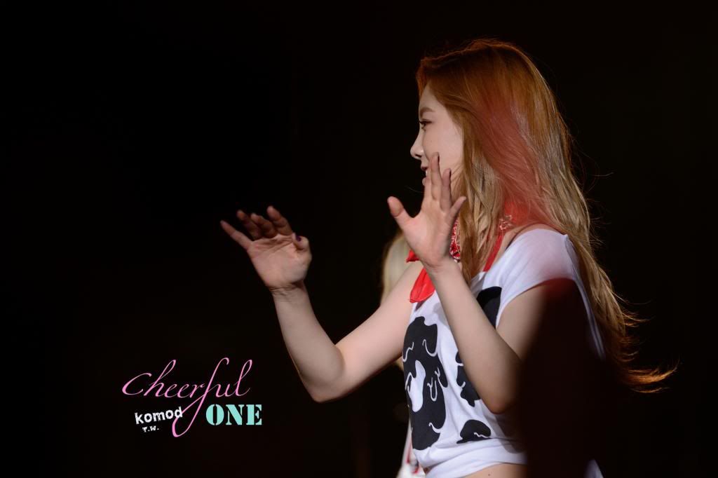   [FANCAMS + PICS] 130526 SNSD @ 2013 Happy 4 Kpop Concert in Taiwan Fancams 05_zps547fac76