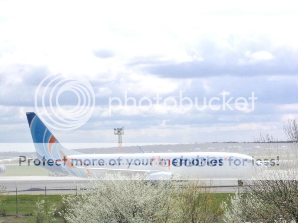 Aeroportul Bucuresti (Henri Coanda/Otopeni) - Aprilie 2013 - Pagina 2 DUBAI_zpsc04943a5