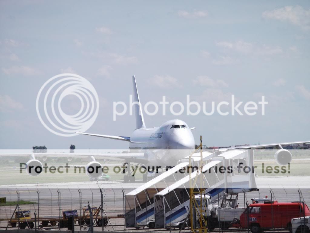 Aeroportul Bucuresti (Henri Coanda/Otopeni) - Mai 2013 - Pagina 3 747_zps544a5249