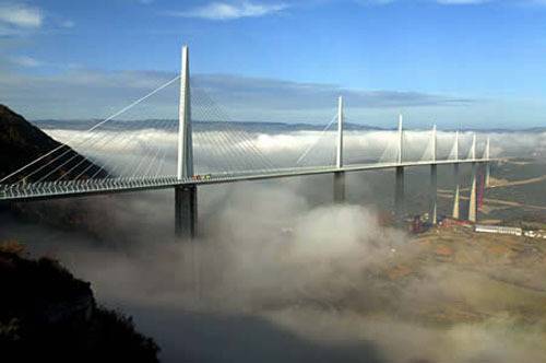 Oddities, curiousities and strangness in history [2] - Page 8 Millau-Bridge-France-itthing.com__zpskoikvcp3