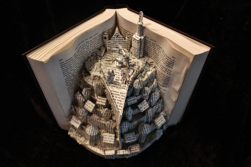 Artwork inspired by Tolkien - Page 10 Minas_tirith_book_sculpture_1_by_wetcanvas-d6rh2dy_zpsdf4cc4d9