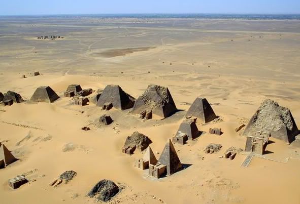   Meroe_pyramids_01_x6005B15D