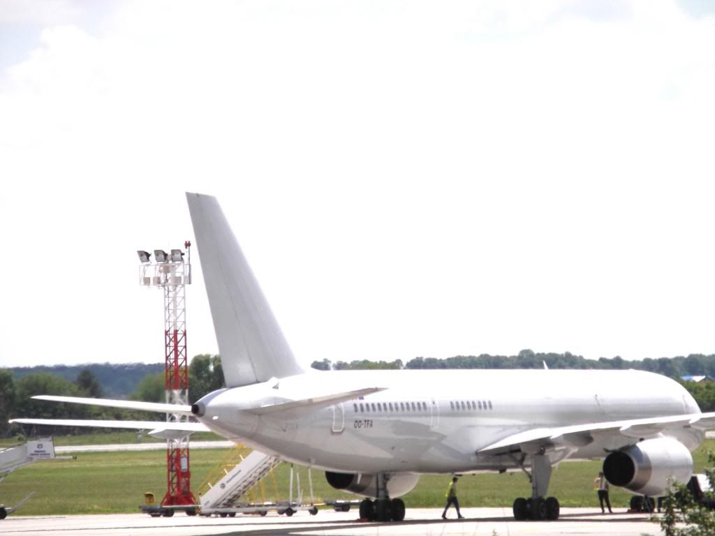 Aeroportul Bucuresti (Henri Coanda/Otopeni) - Iunie 2013   8db1b620-6224-49a4-a3a5-b7056869f49f_zps55167760