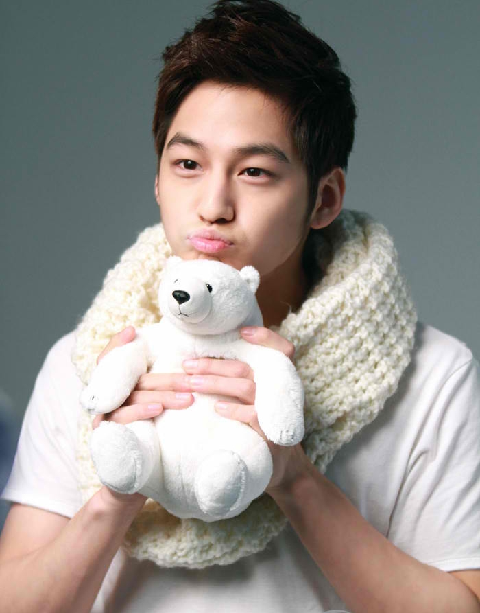 صور kim boom احد ابطال مسلسل ايام الزهور  Kimbum-lance_zps544d6d53