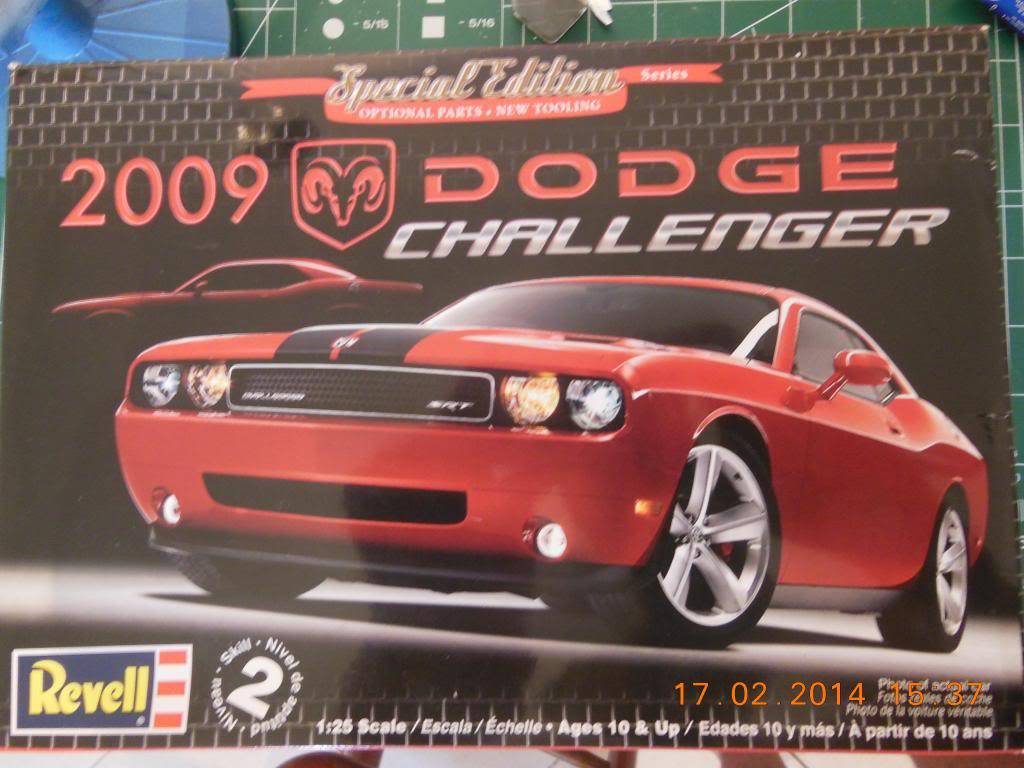 Dodge Challenger SRT8 2009 - Revell (FINALIZADO) DSCN0742_zpsf7931568