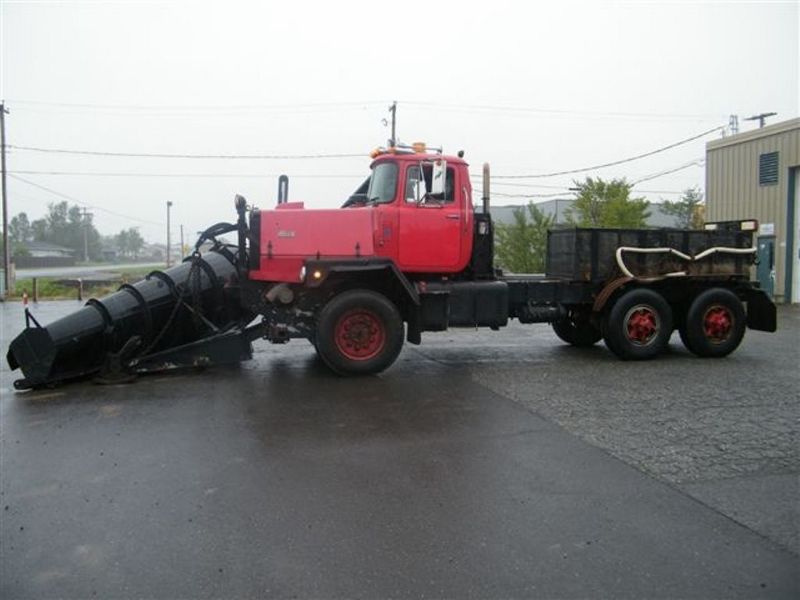 Équipements lourds et machines qui font bip bip en reculant  -14880562731%20800x600_zpspzrcddbe