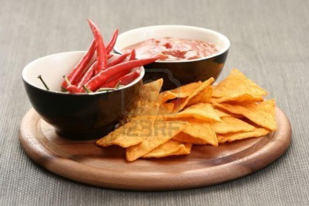 2 Portraits de Totilas pour le courant de l'année  - Page 5 3414798-tortilla-chips-chaudes-salsa-mexicana--partie-de-la-nourriture_zps77901306