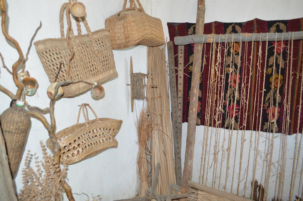 31 iulie 2014 - Tradiţii populare şi valori etnografice -  Vizită la Muzeul „Vatra cu Dor“ - Şiviţa 0_zps4e4376e6