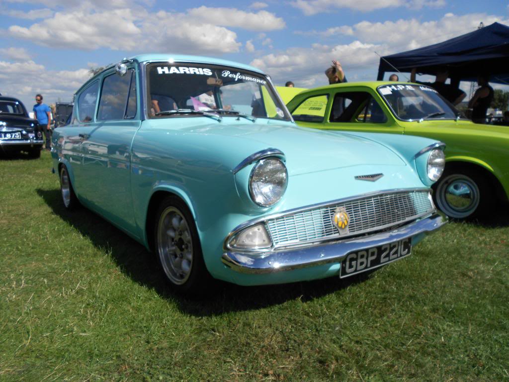 Classic ford show at Battlesbridge 008_zps849e7217