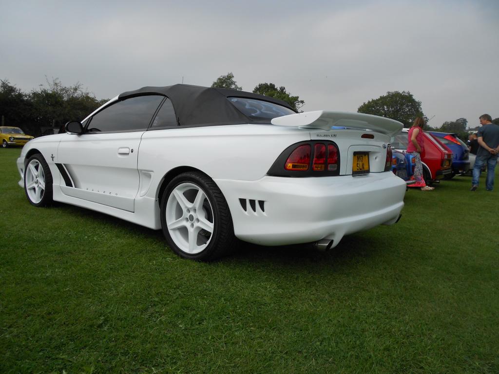 Pictures at a car meet at Jolly Farmers end of season show Godstone, Surrey 044_zpse7ce7fee