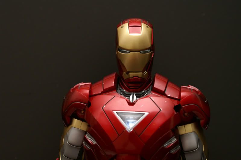 [Hot Toys] Iron Man 2: Mark VI - Limited Edition  - Página 4 PICT1116-2